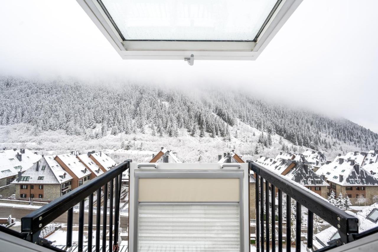 Hotel Val De Neu G.L. Baqueira Beret Exteriör bild
