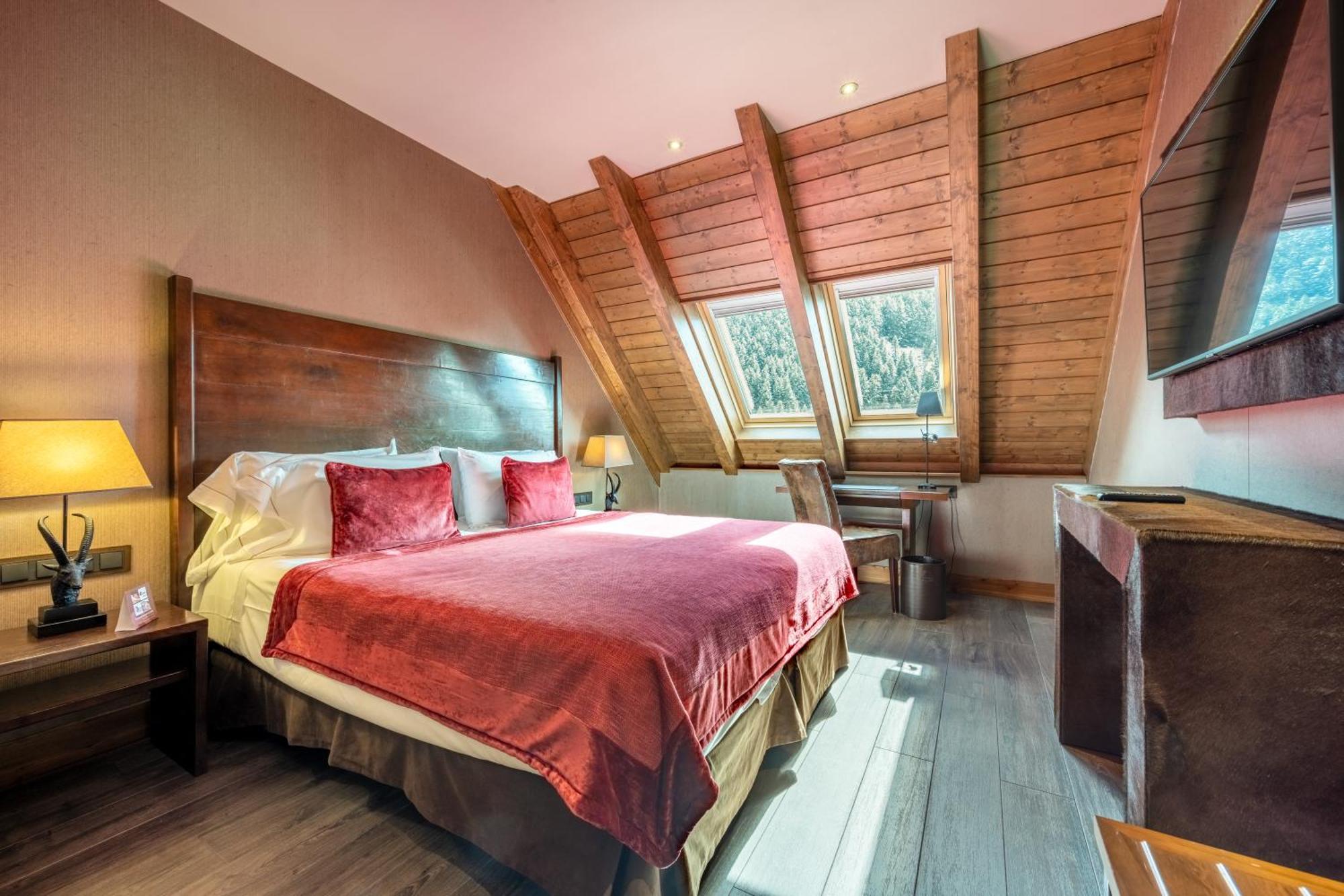 Hotel Val De Neu G.L. Baqueira Beret Exteriör bild